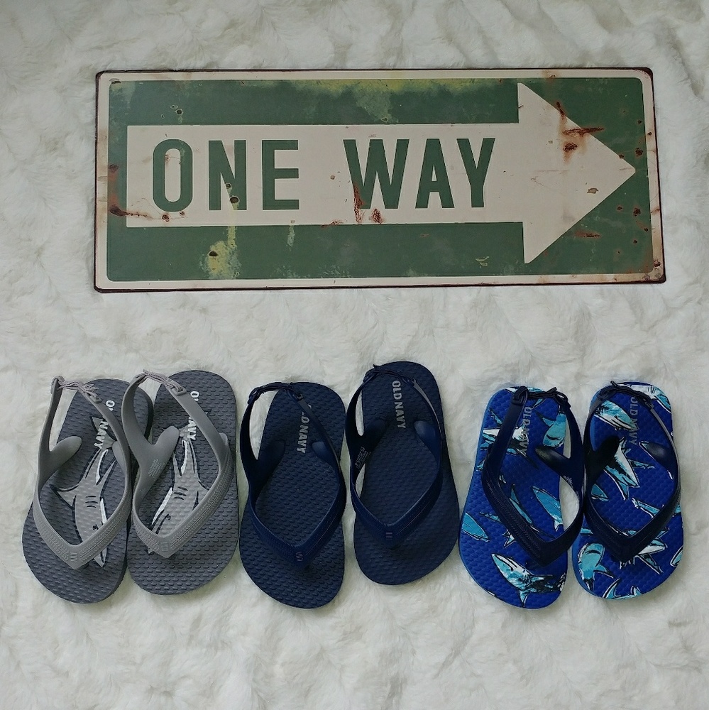 Old Navy boys flip flops